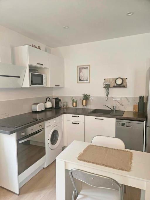"La Tour", Logement Cosy, Au Calme Vertrieu Kültér fotó